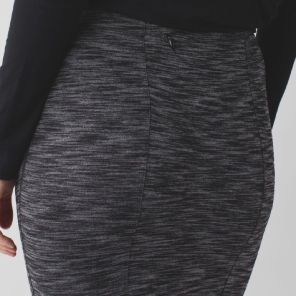 NWT HSAP LULULEMON & GO WHERE TO SKIRT - - Size 8 - Picture 4 of 8